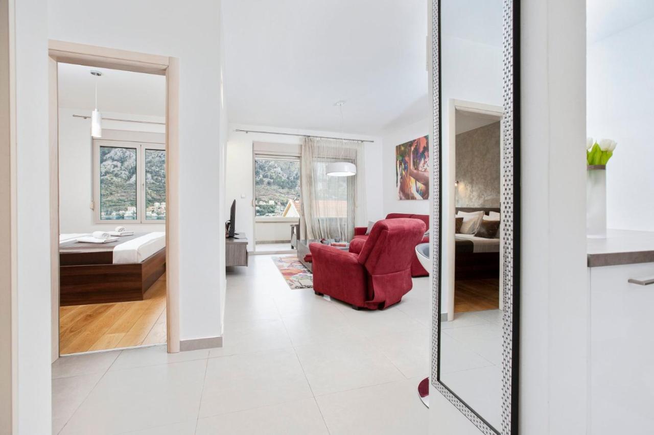De Lux Apartments Sirena Kotor Luaran gambar