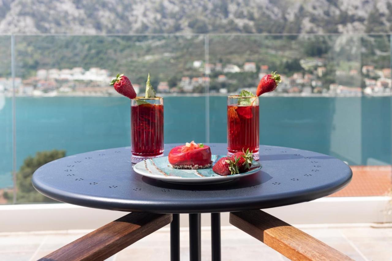 De Lux Apartments Sirena Kotor Luaran gambar